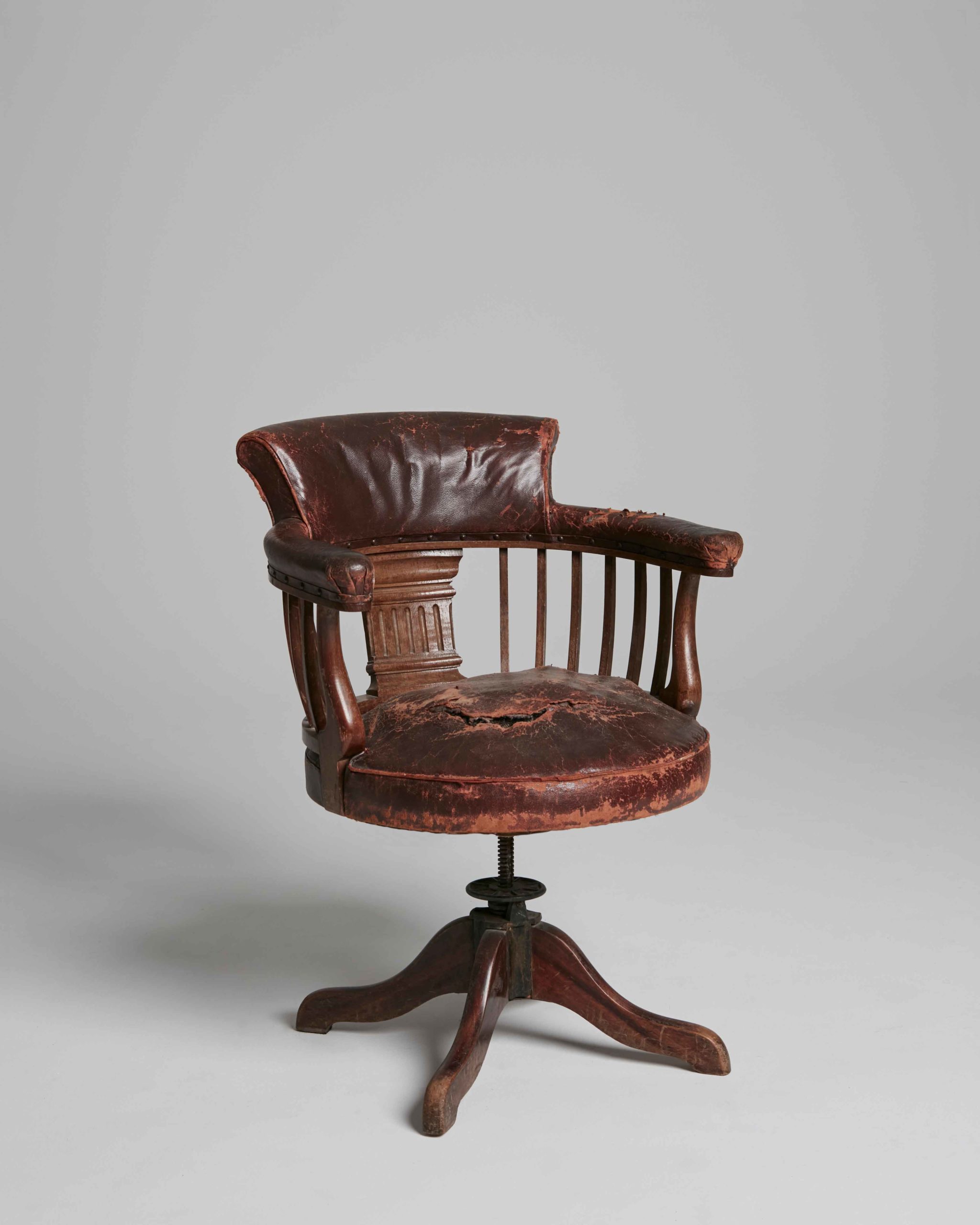 fauteuil antique cuir props location shooting